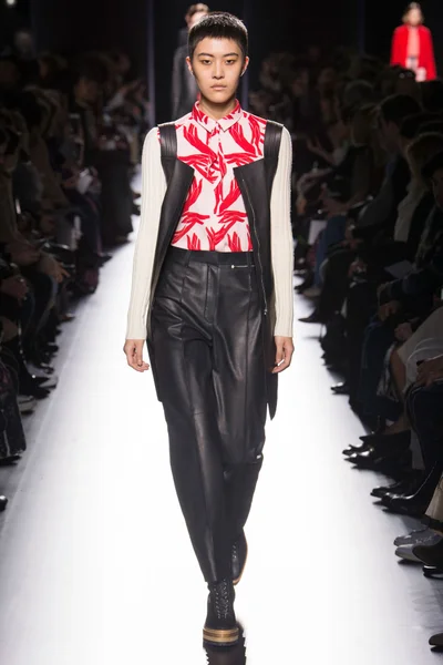 Look 9